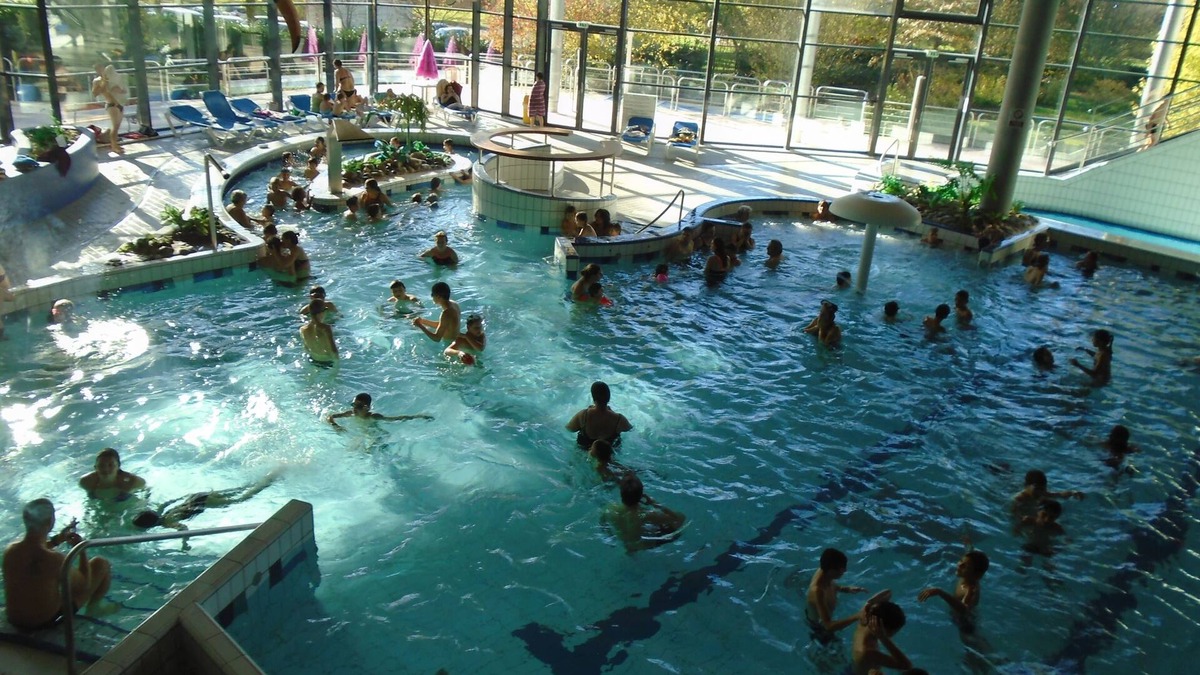 2 gites, can sleep 12 people meet with your family or friends in the countryside