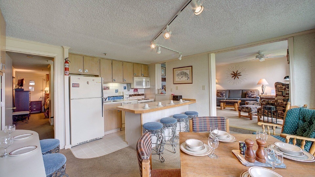 3BR/3BA Mtn Lodge 1st fl ski in/out Rare Sleeps 10 Summer Rates from 275 nt