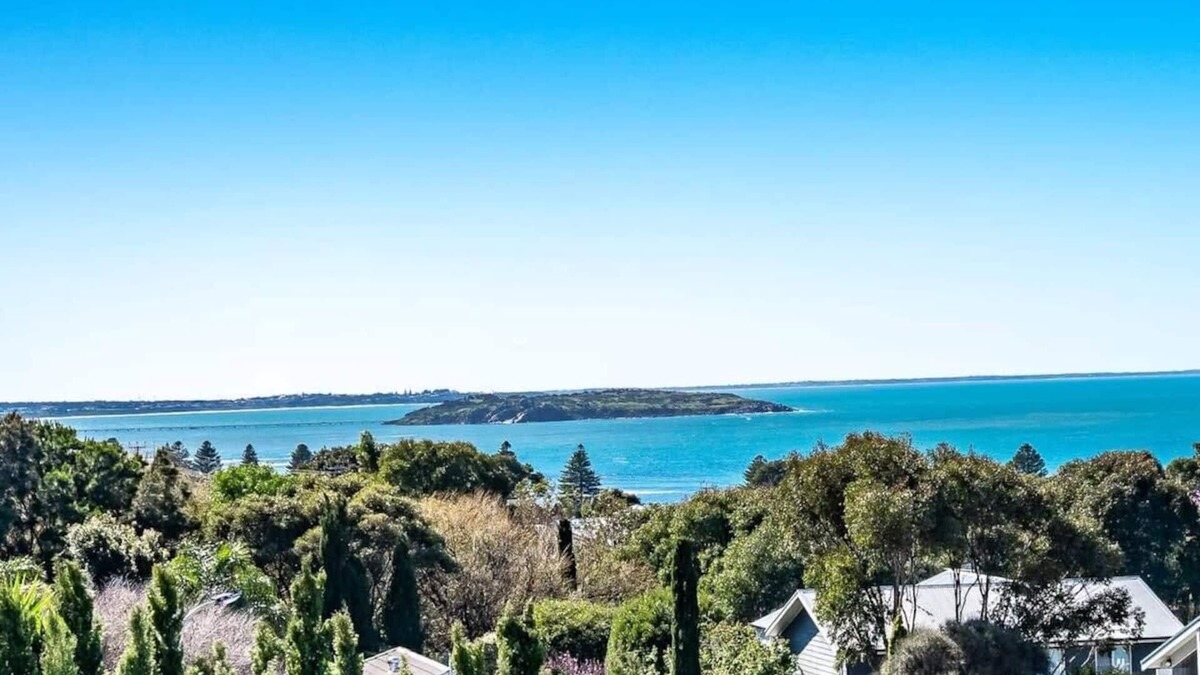 8 Davies St, Encounter Bay - Wi-Fi - Sea Views