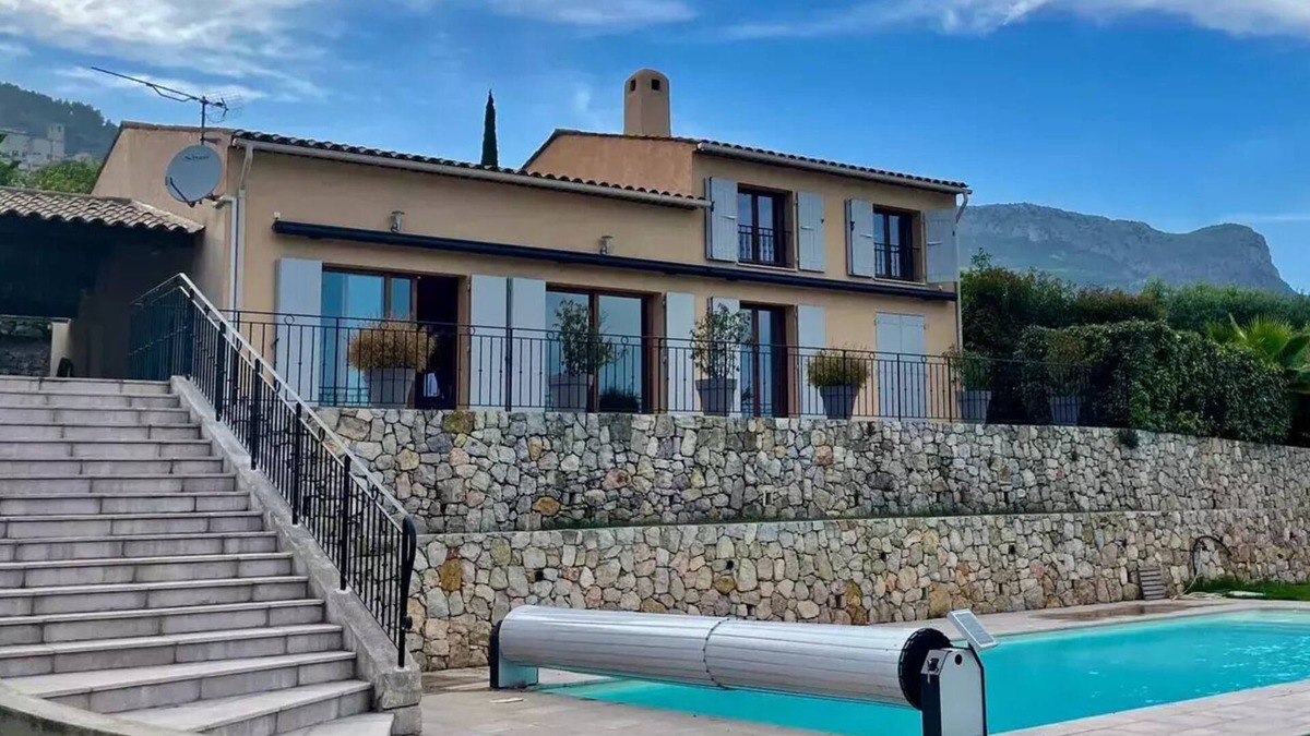 A Beautiful Villa Nested In The French Riviera