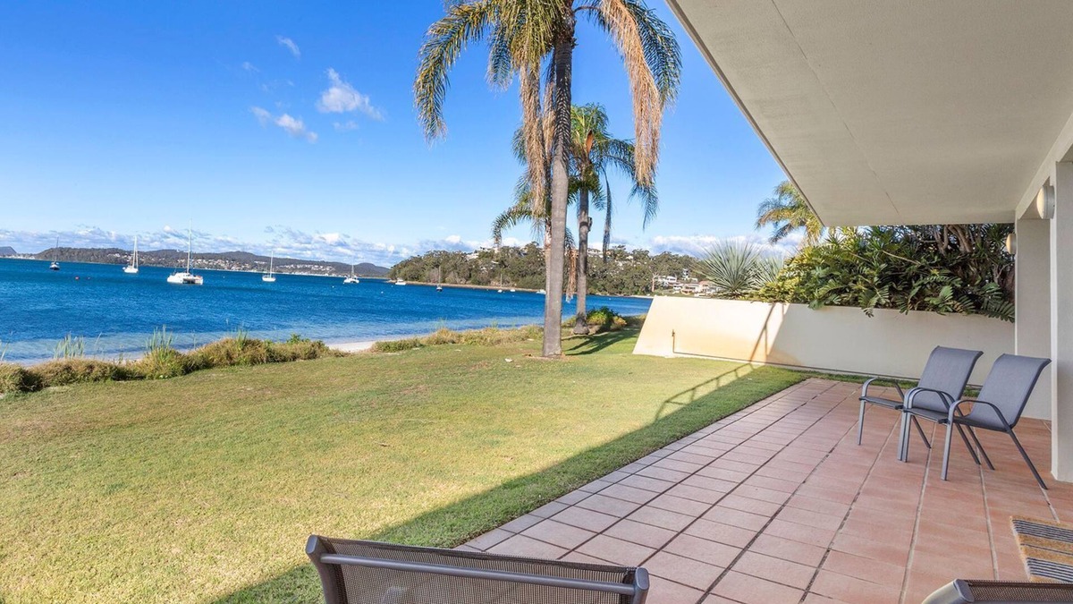 Absolute waterfront at tranquil Soldiers Point