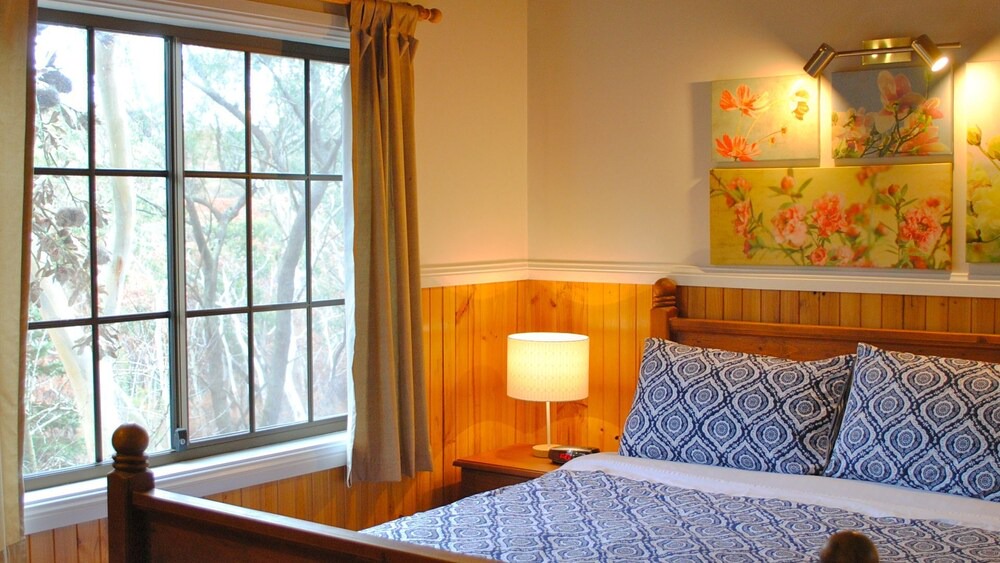 Tricklebeck Spa Cottage: Luxury romantic wood cabin in peaceful location