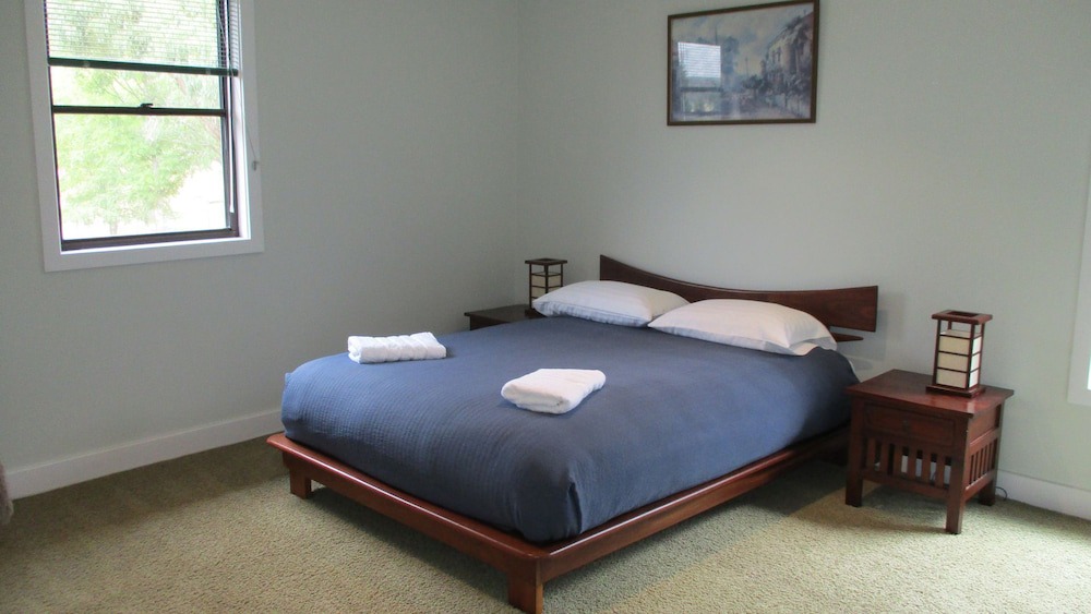 Tullaburra Farm Stay and Horse agistment