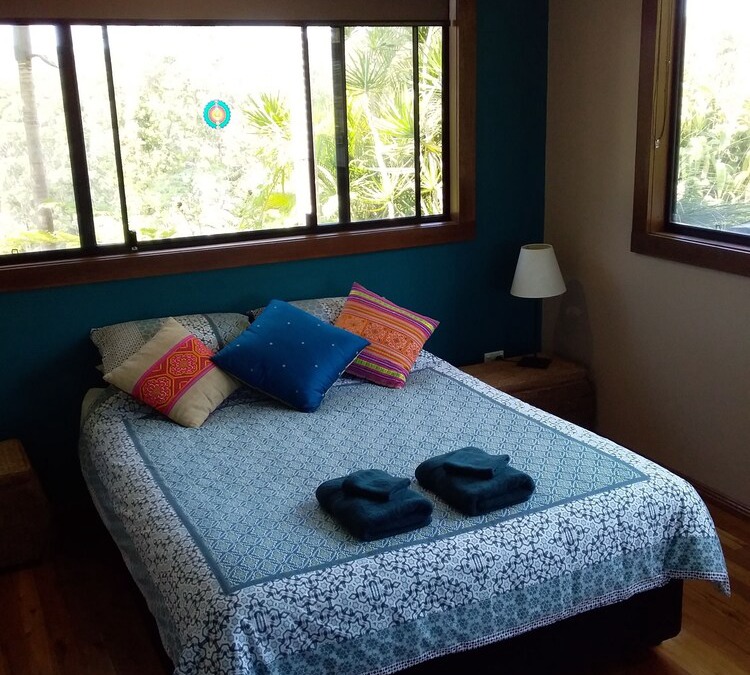 Scotts Head Retreat - Secluded Property