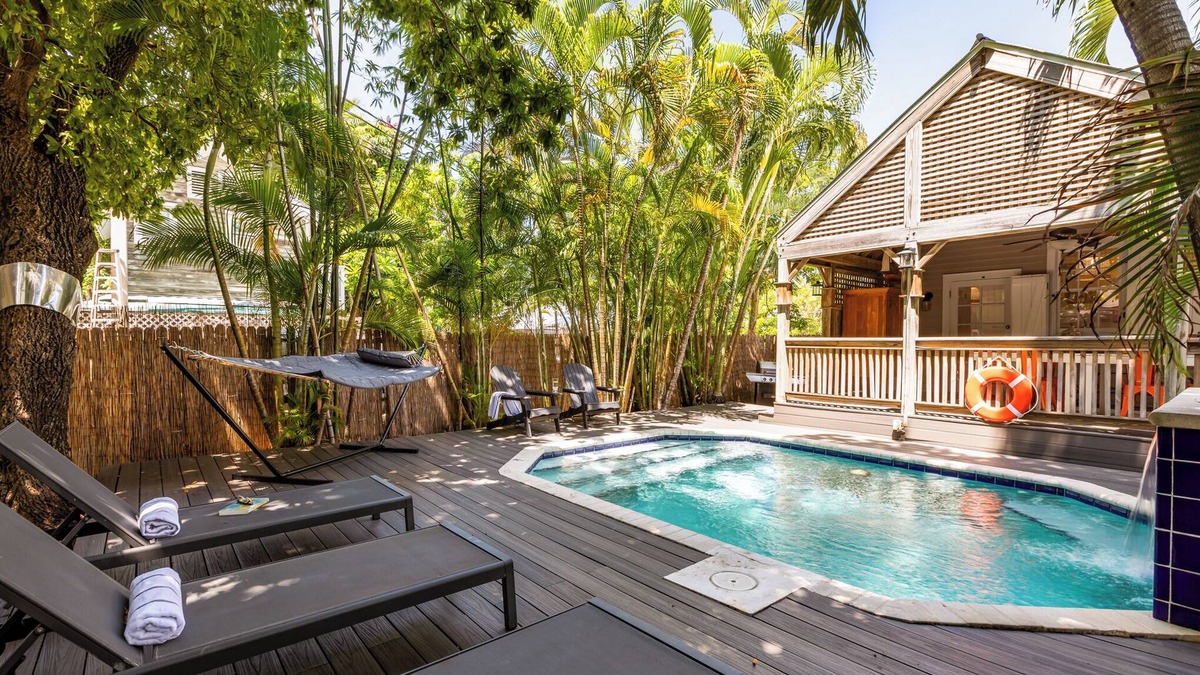 BAHAMA DREAMING ~ Incredibly Located 3 Bed, 2 Bath w/Private Heated Pool!