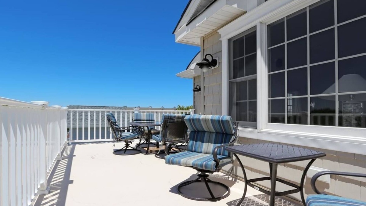 Beautiful Beach House!