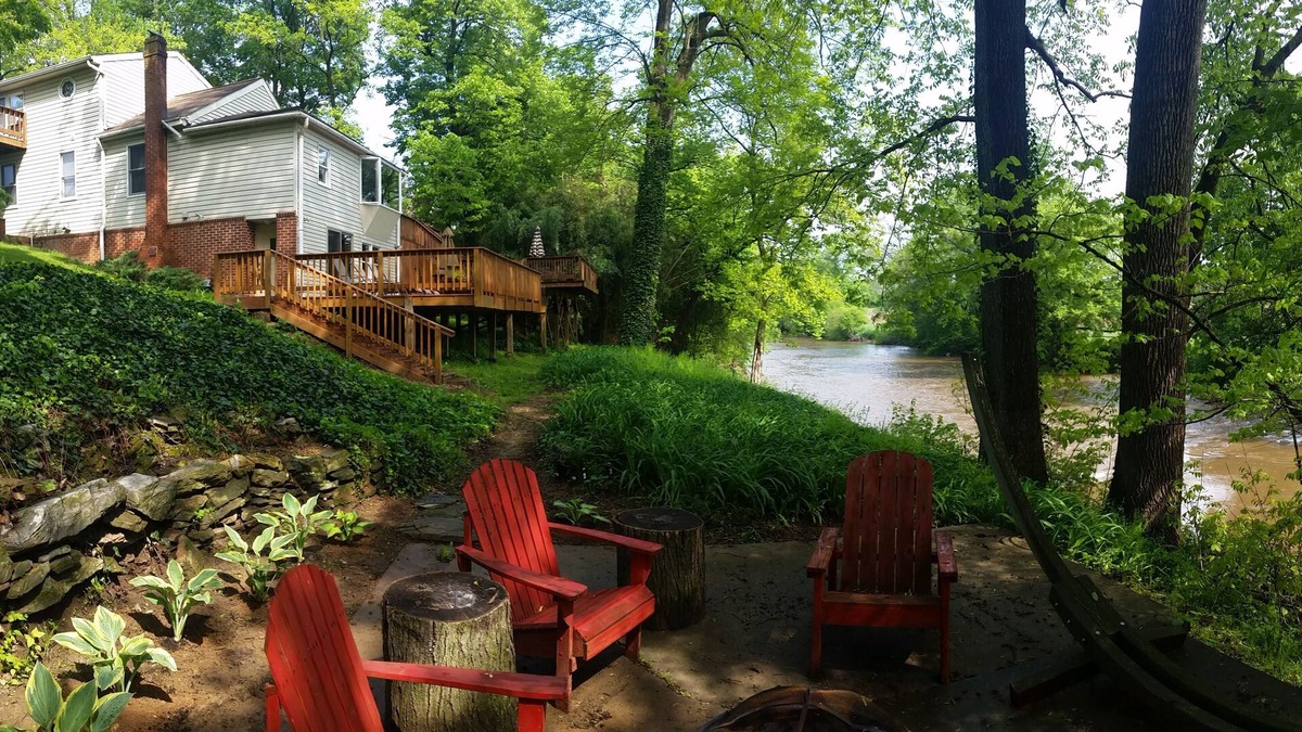 Beautiful riverfront home surrounded by Amish farms in Lancaster