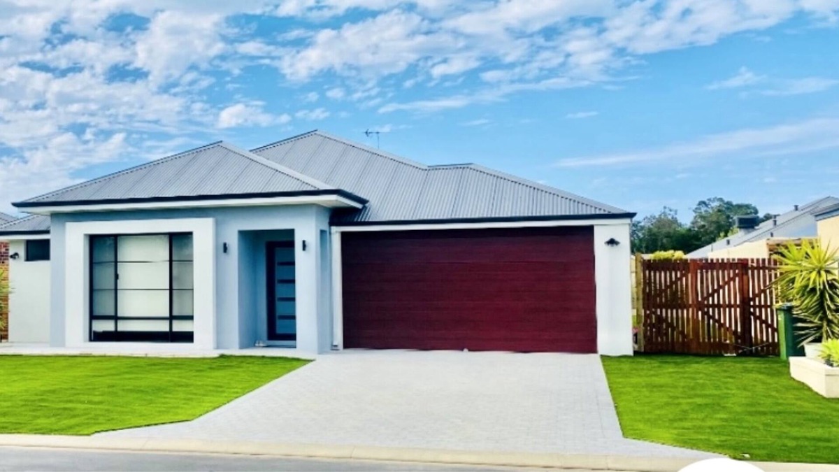 Beautifully appointed, large modern 5-bedroom home