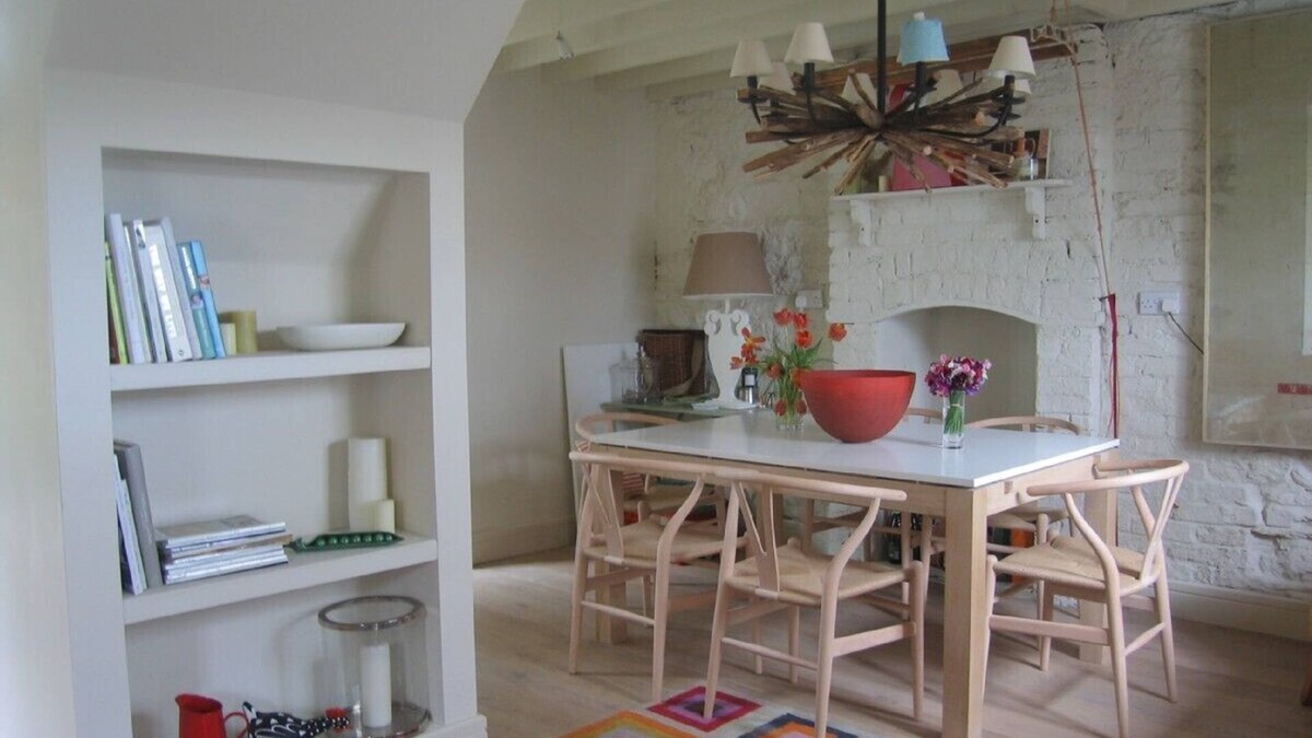 Beautifully restored two bed house in centre of Kinsale with garden