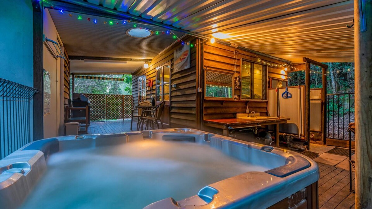Bellbird Studio, pet friendly, glamping getaway