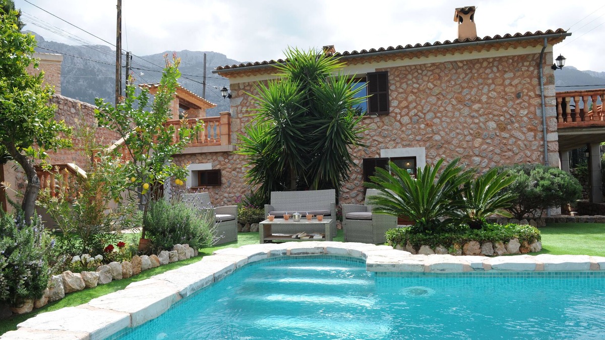 Bonita Casa con Piscina y Barbacoa. Playa a 3 Kms. Centro Sóller a 800 Metros