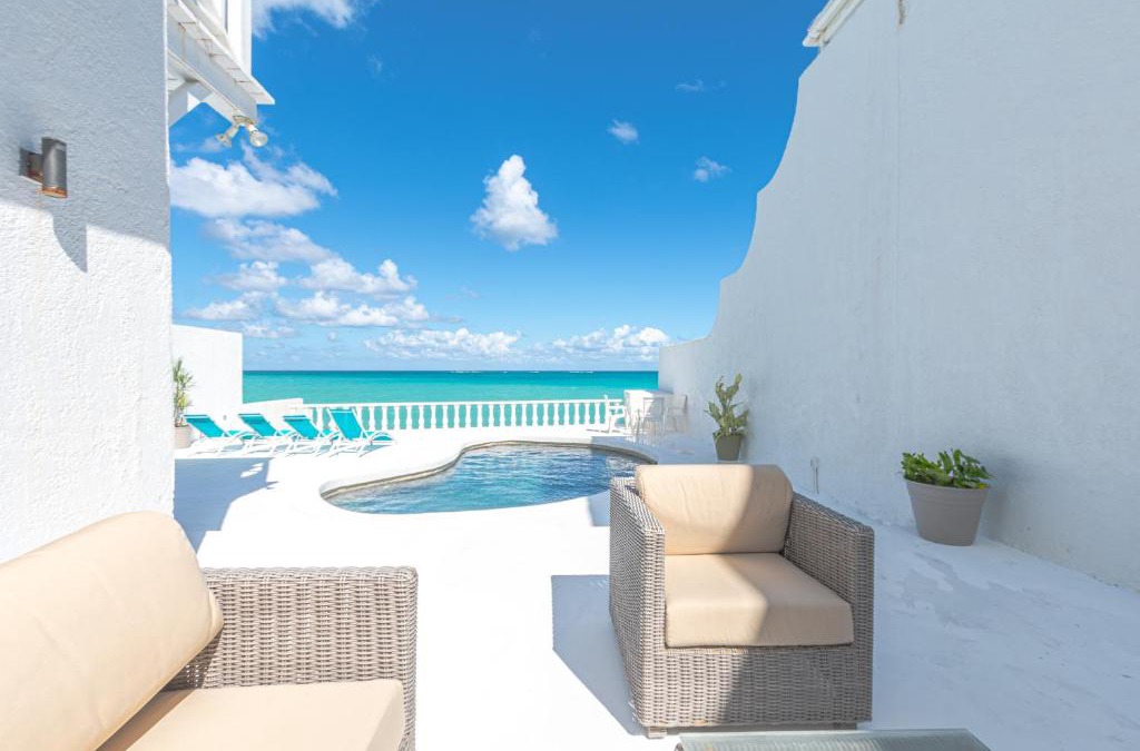 Caprice 5 -Private Beachfront Home in Gated Community
