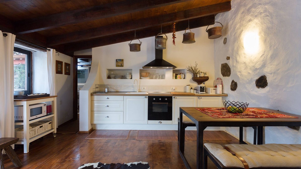 Casa Palmera Ancient Canarian house overlooking the volcano and the ocean