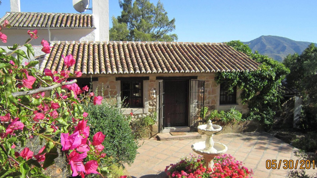 Charming 19th century stone built cottage. Magnificent location