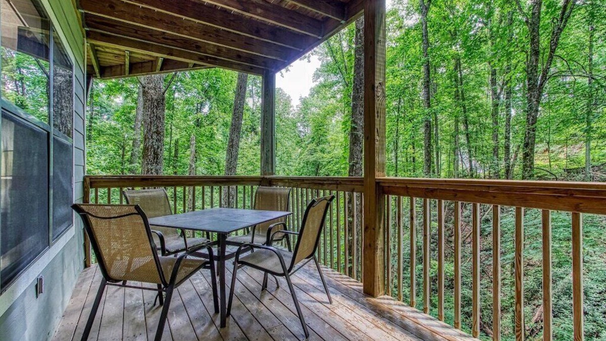 Charming 2BD Near TOWN! HOT TUB + Resort Pools