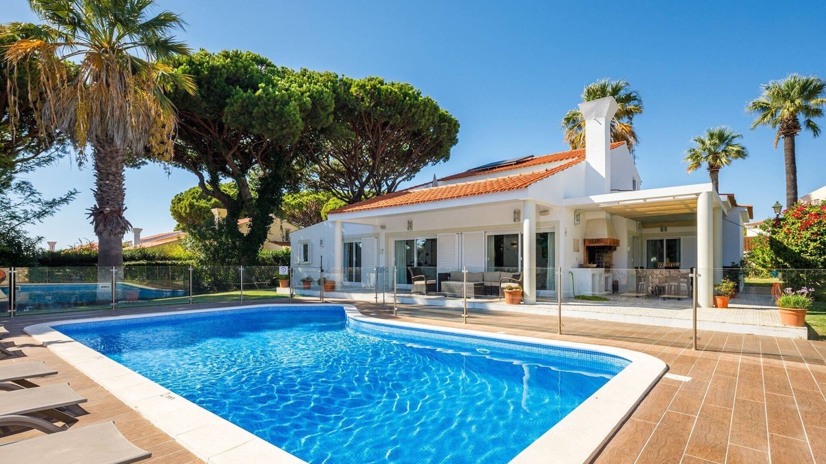 Charming Vale do Lobo Villa | 4 Bedrooms | Villa Quadradinhos 22 | Private Pool.