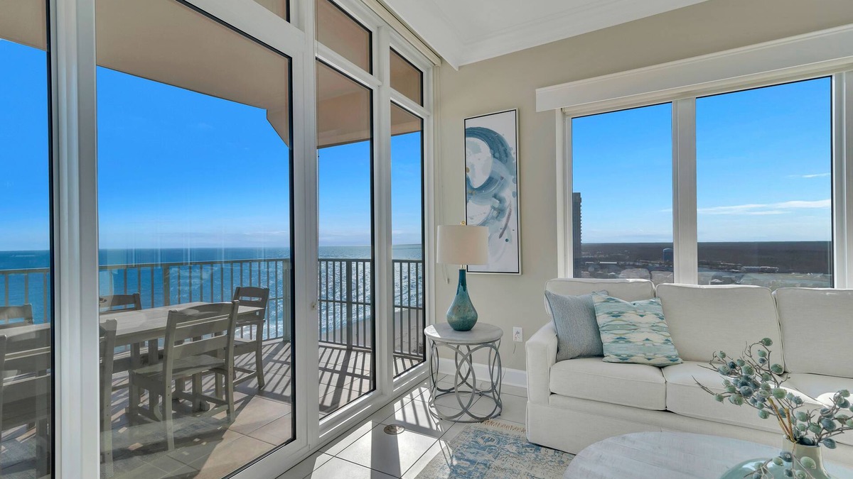 CLEAN & HIGHLY RATED! 5 ⭐️ NEW CONSTRUCTION - GULF FRONT 4 BEDRM, CORNER UNIT!