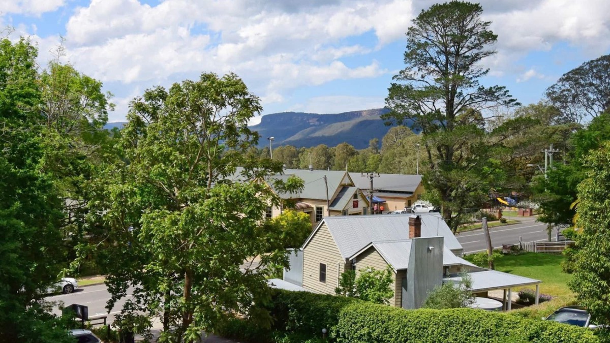Cloudsong Chalet 1 - Close to the village centre!