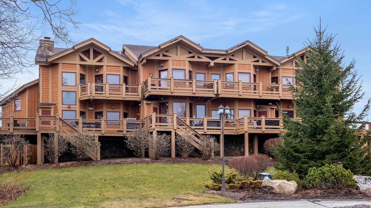 Cozy top of the mountain retreat at 7Springs Resort