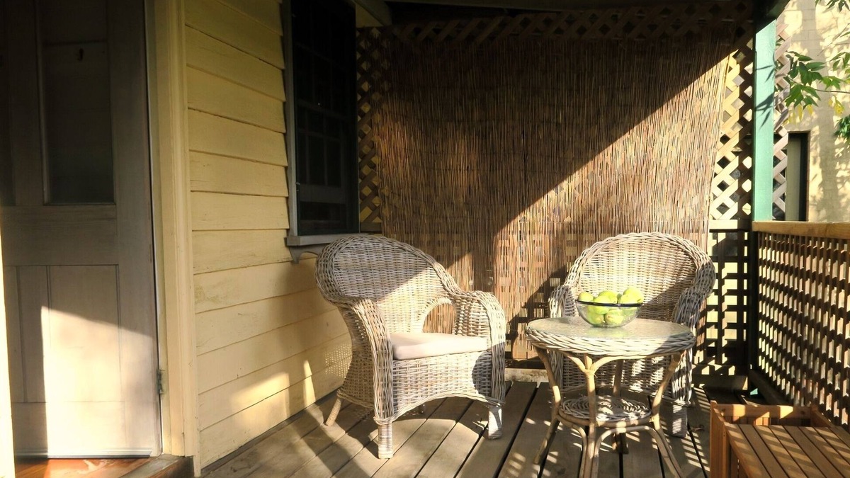 Crabapple Cottage -Lovely self contained cottage on Heritage property