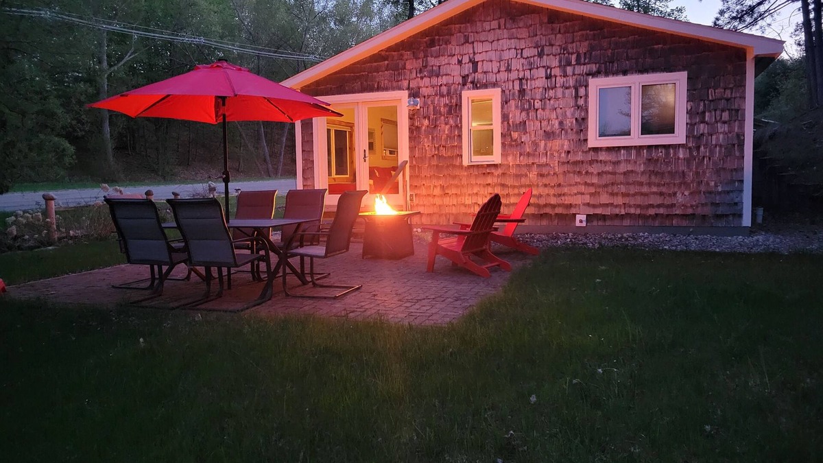 Creekside Private 2 Bedroom Ranch on 3 Acres