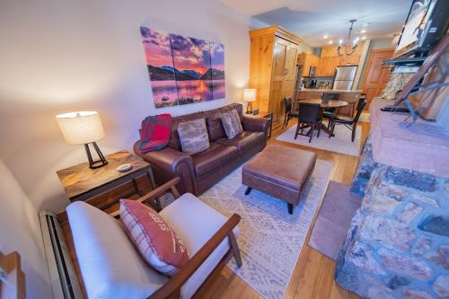Expedition Station 8610 by SummitCove Lodging