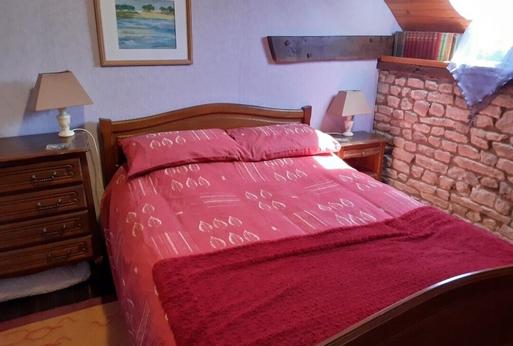 Family Friendly Spacious Comfortable Cottage and Garden. Rural and relaxing.