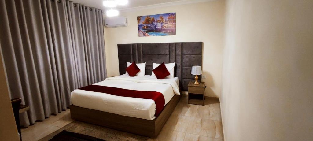 Golden Hotel