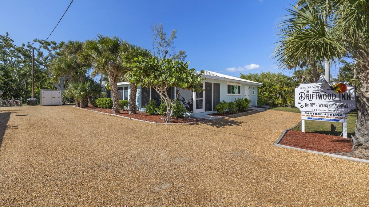 Gumbo Limbo cottage - quaint island paradise