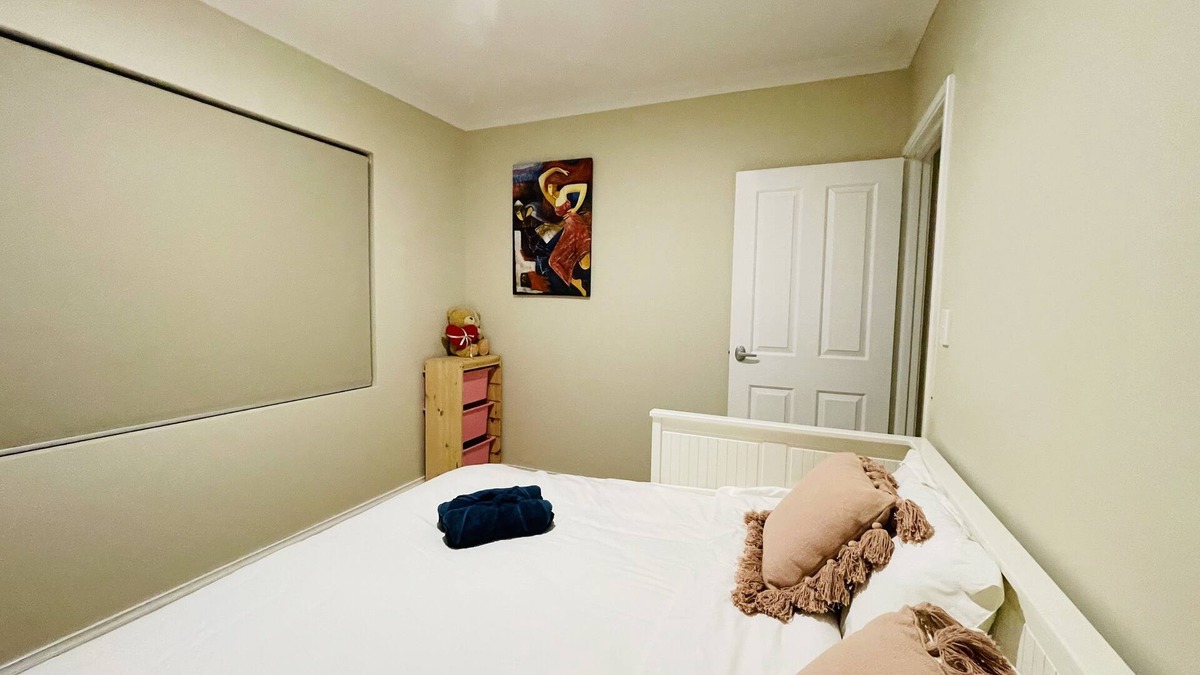 Holiday house near Airport/DFO/Costco/Casino