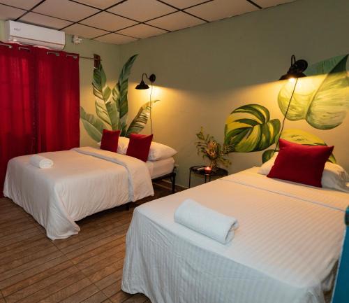 Hostal & Café Travelers
