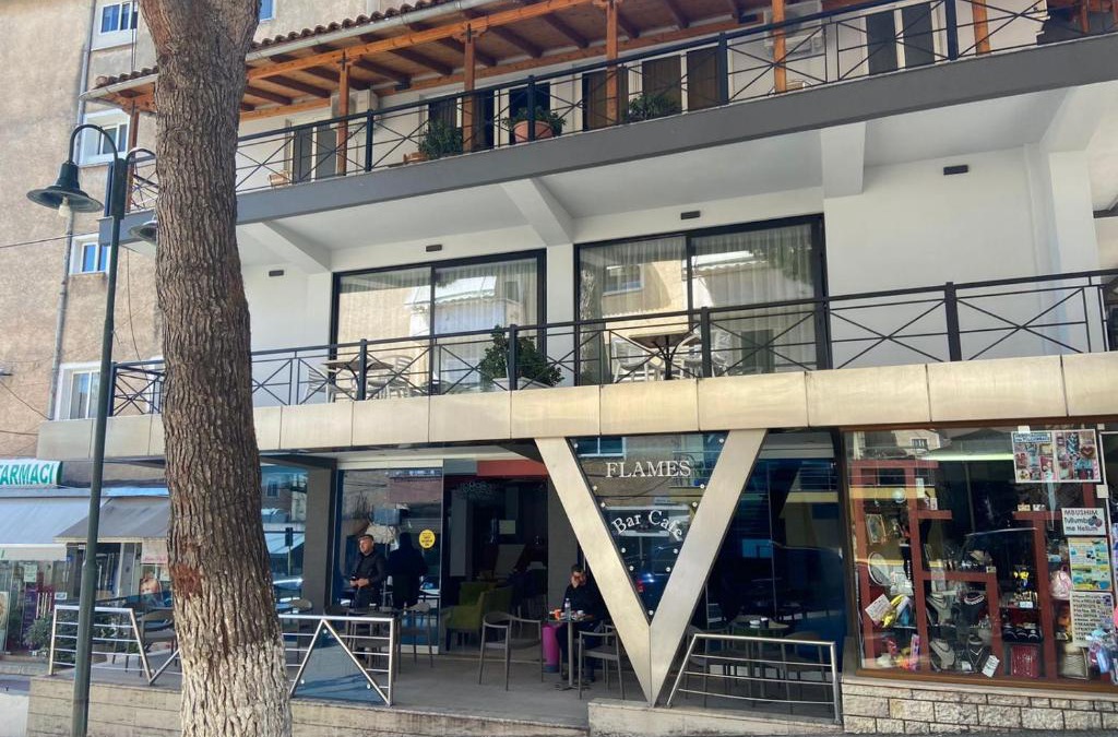 "HOTEL LILI"