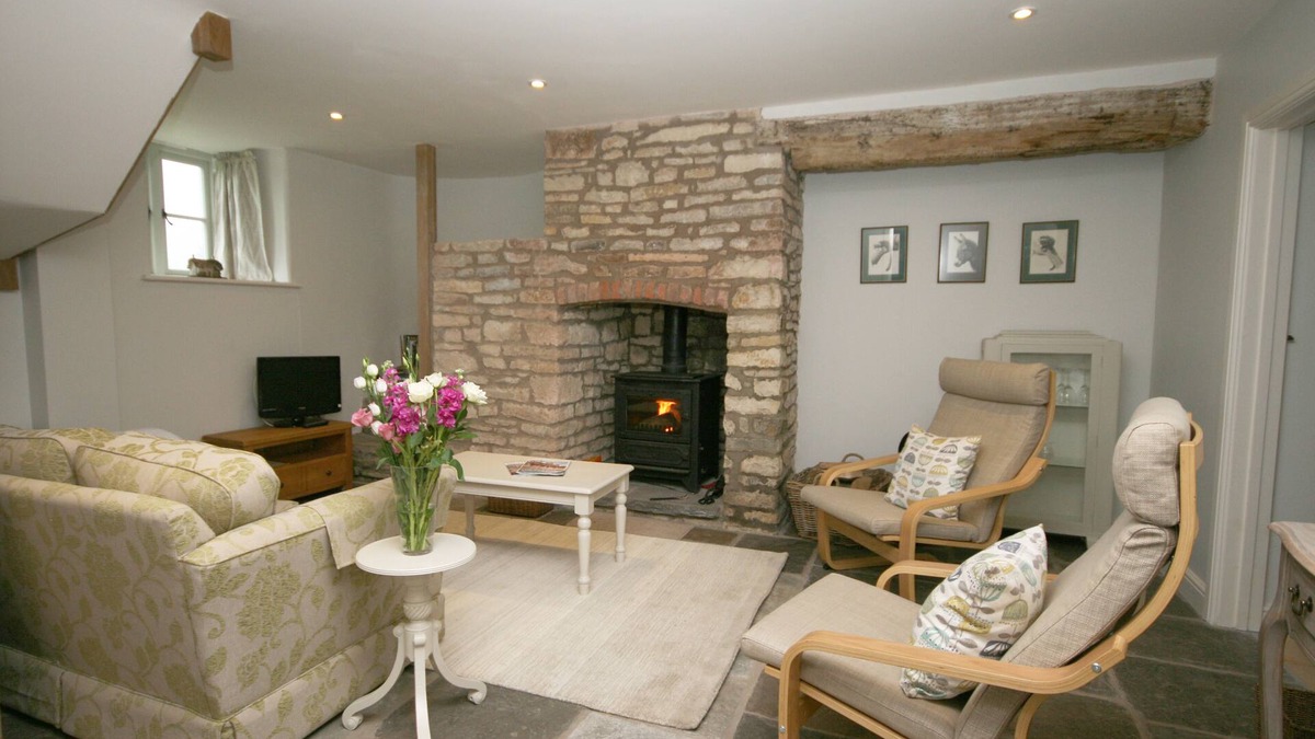 In peaceful rural location within walking distance of lovely pub, near Bath.