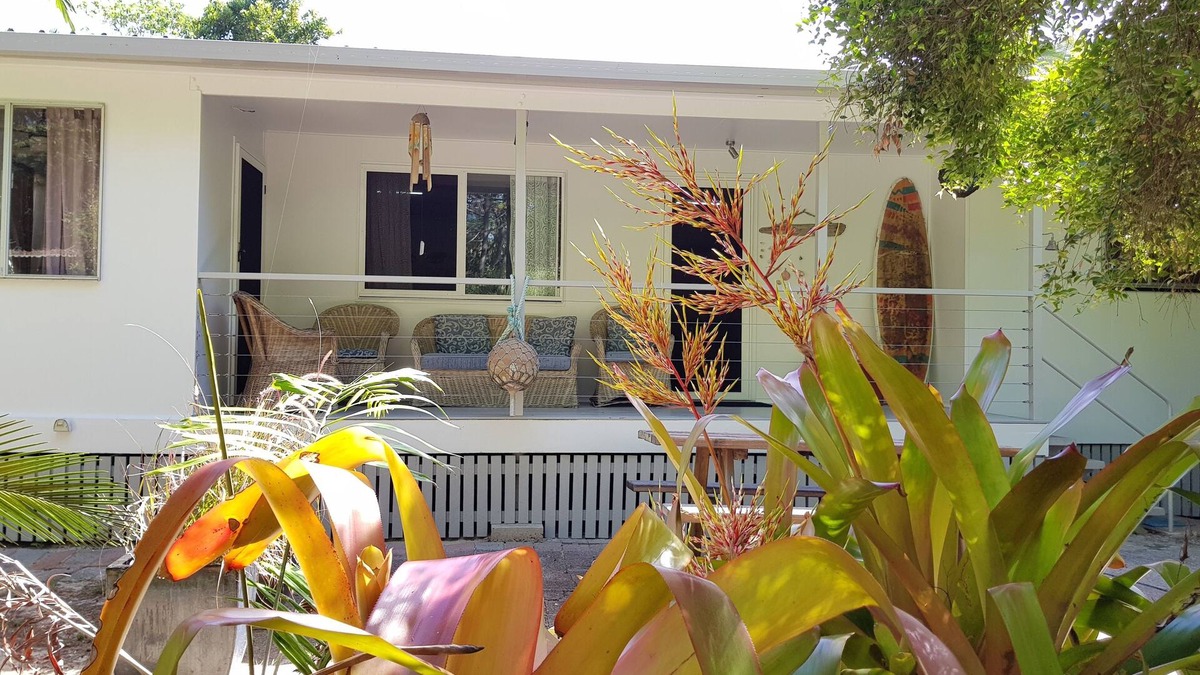 K'GARI (FRASER ISLAND), The Taxi House. Sleeps 9 people. situated in Eurong