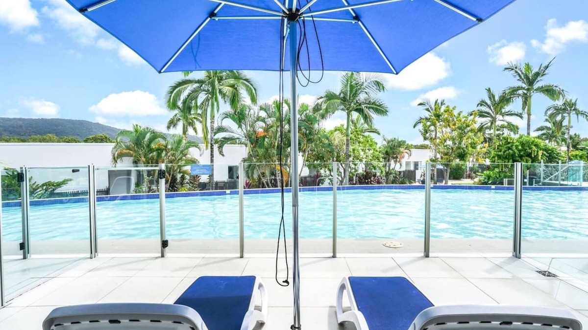 La Dolce Vita - Swim-Out Luxury in Port Douglas – Steps from Four Mile Beach
