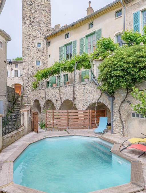 La Tour Des Remparts