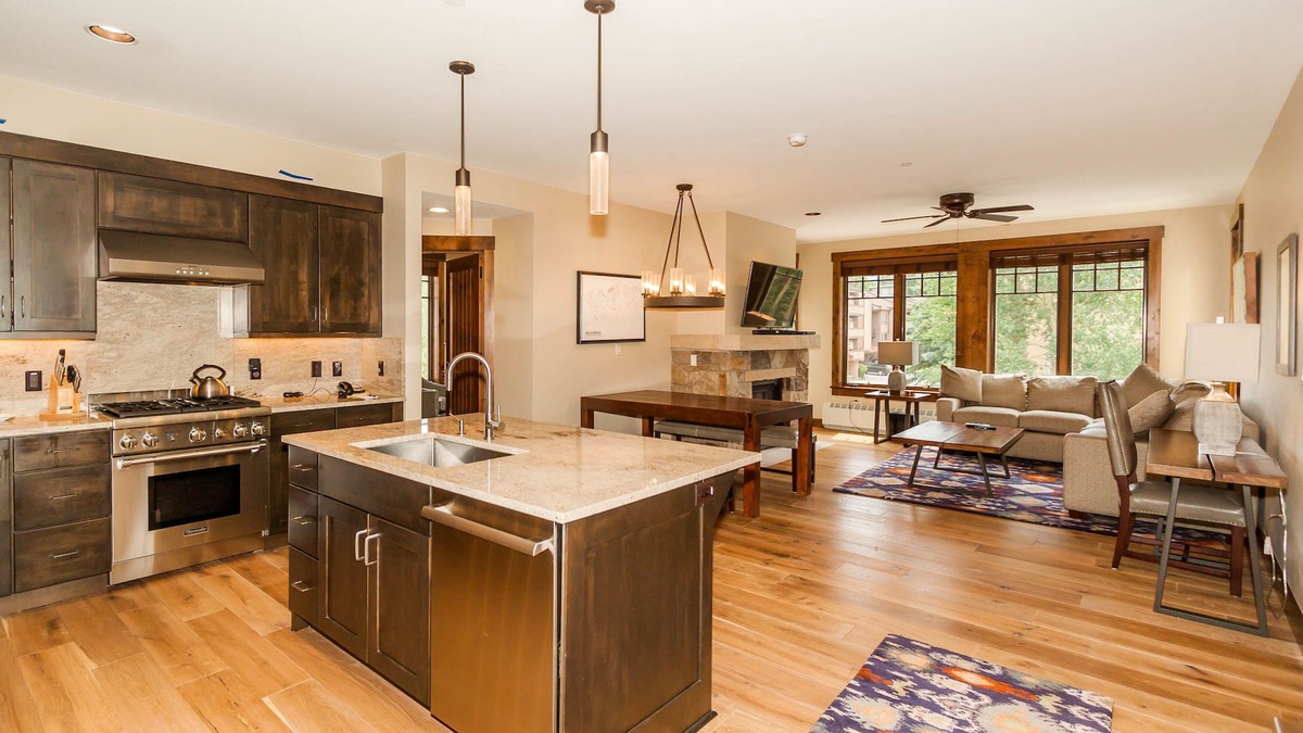 Located on Main Street in Breckenridge, Just Mins From Lifts, Shops & Dining