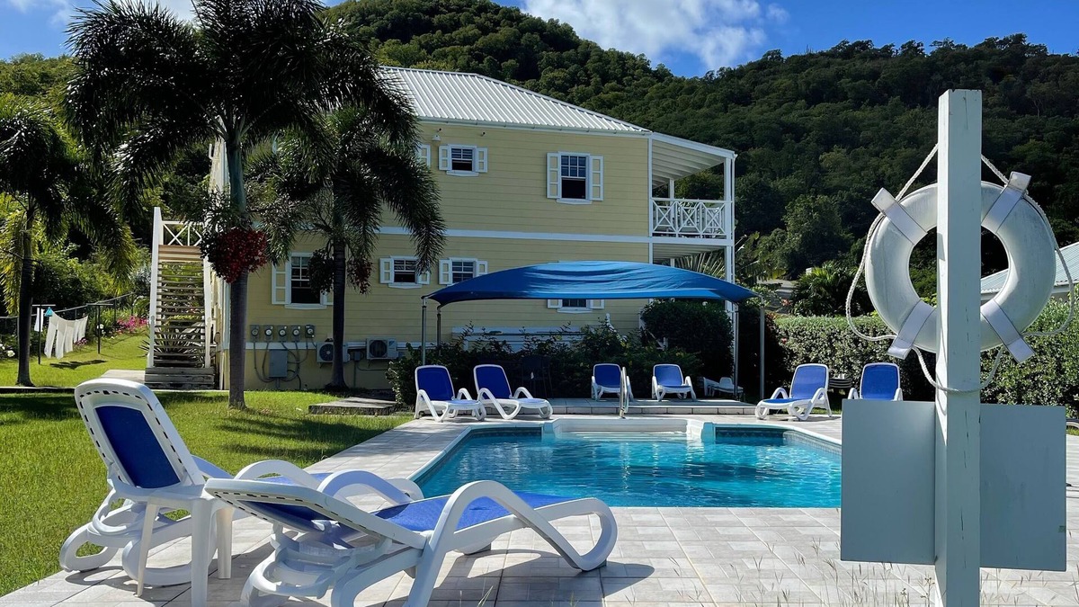 Lovely Villa. Jolly Harbour amenities & five beautiful Beaches close by.