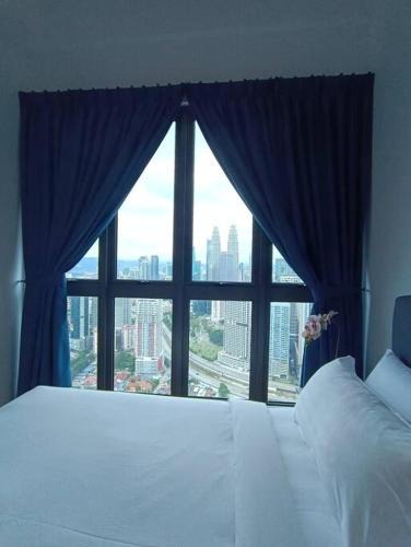 LUX 39A Balcony KLCC View 1 Bedroom Infinity Pool