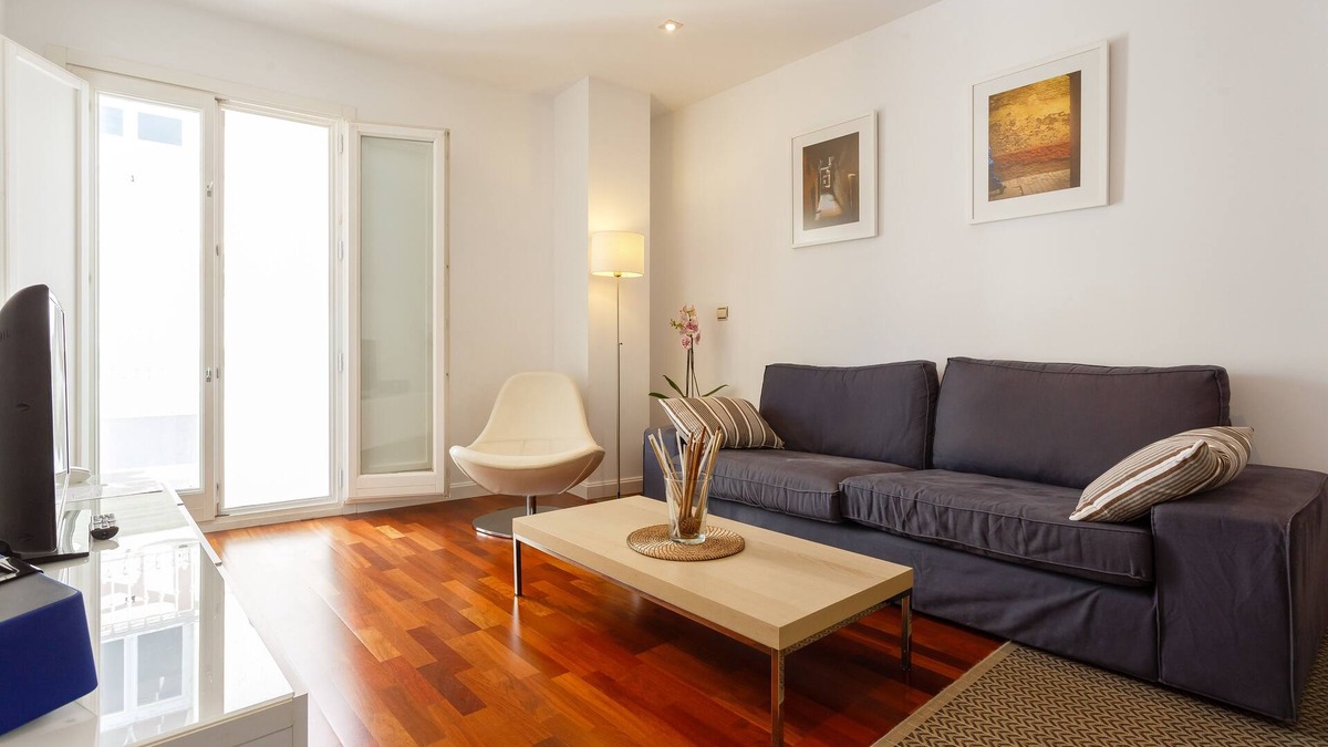Luxurious Apartment - FREE WIFI & GARAGE - LIFT- In The Heart Of Cadiz Old Town