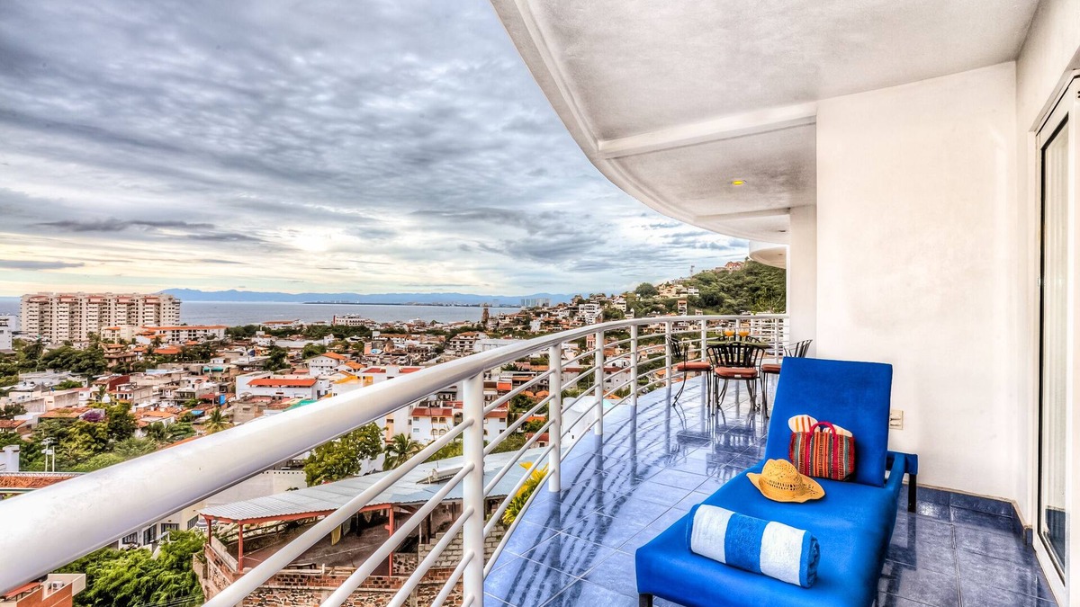 Luxury 2 bedroom 2 bathroom vacation condo