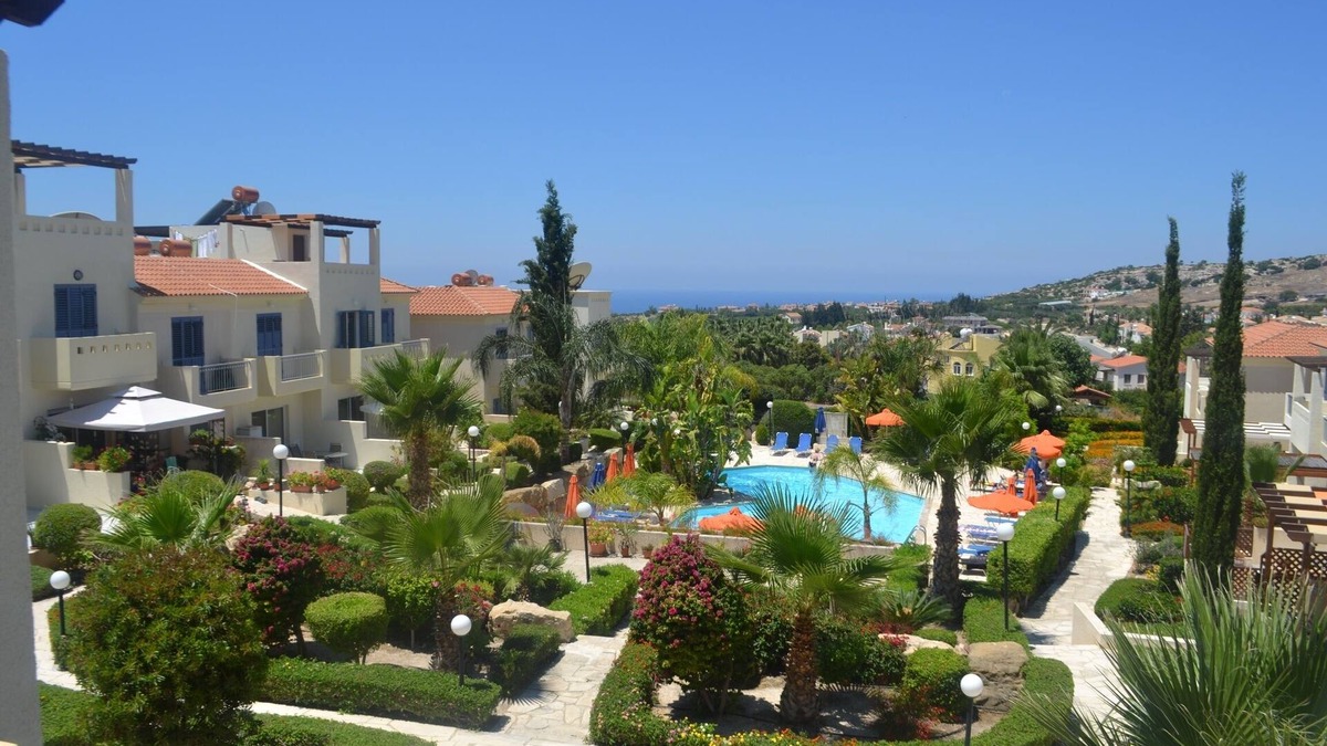 Luxury House with large pool and Sea Views, close to Coral Bay. Free WIFI