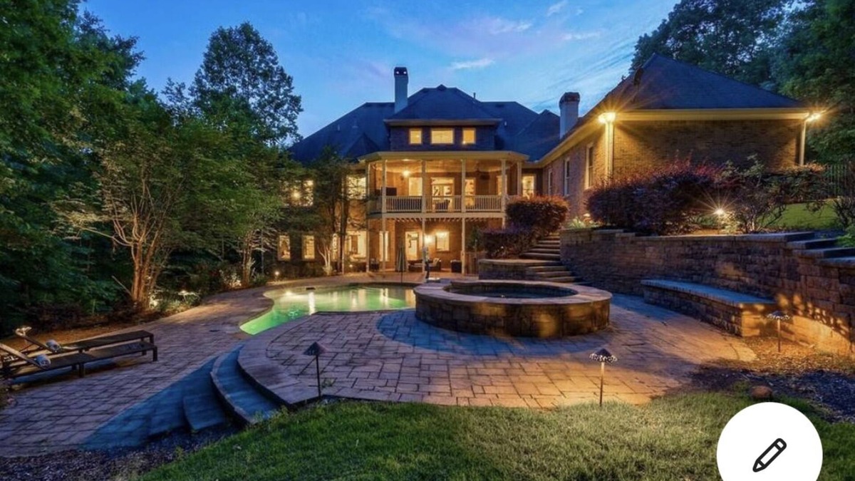 Luxury Living on Chattahoochee River!