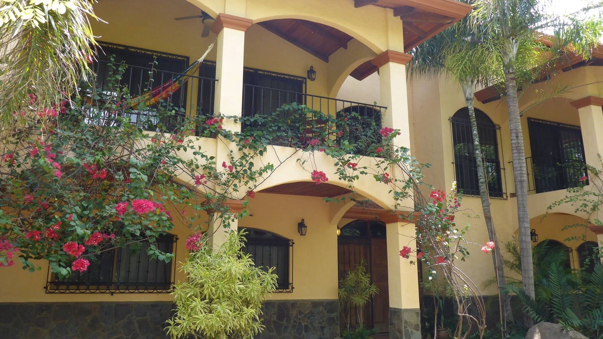 Luxury Pacific Coast Villa! 5 Bedroom, 4 Bath Gated-Community w/Pool, Gym Access