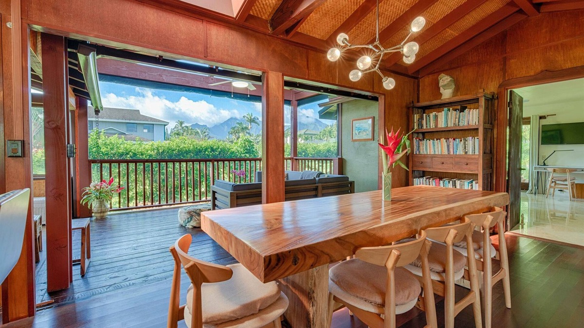 Magnificent Mountain Views ~Near Beaches & Village