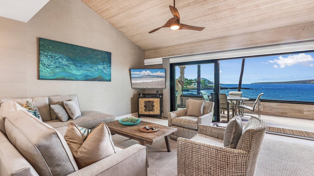 Maui Oceanfront Penthouse 3br/3b in Makena Surf with Spectacular Views