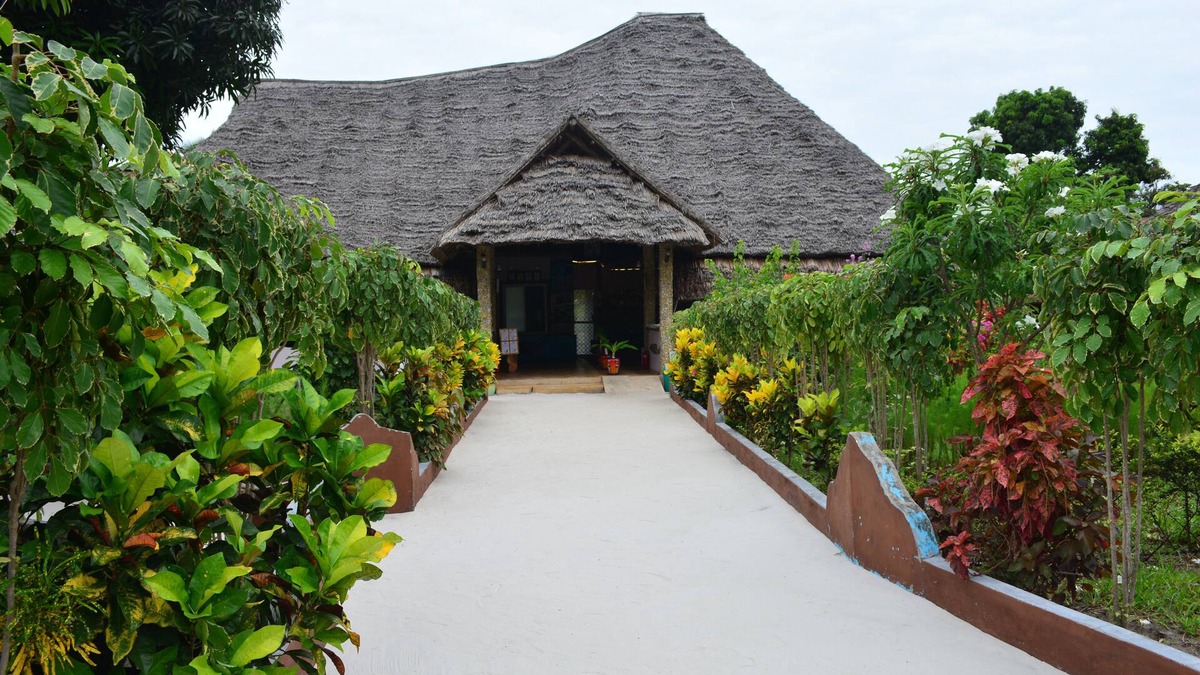 MEREMETA LODGE MAFIA ISLAND