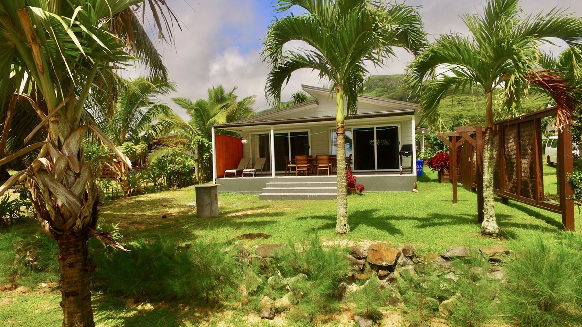 Moana Sunset Beach Villa