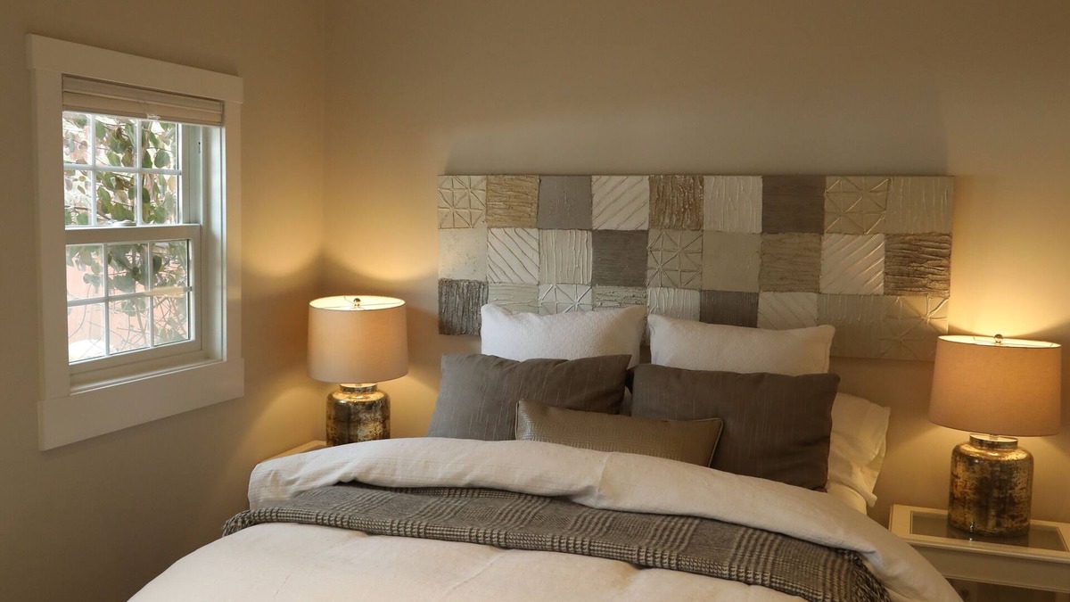 Mountain Chic Cheyenne Cañon Cottage, Steps to The Broadmoor & Amazing Hiking!
