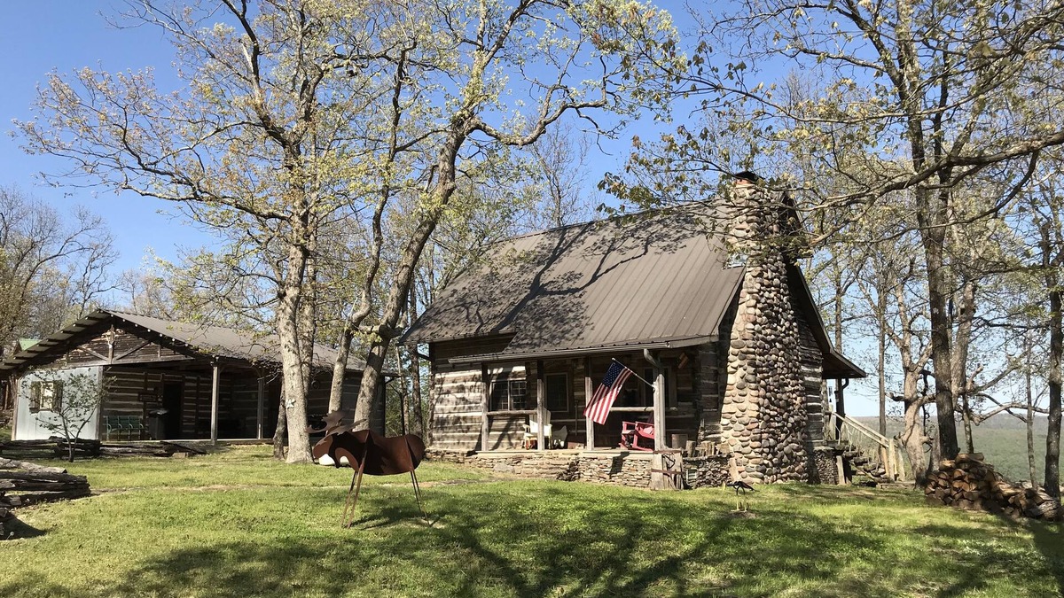 Mountain View Cabin (sleeps 4) & Bunkhouse (sleeps 6)